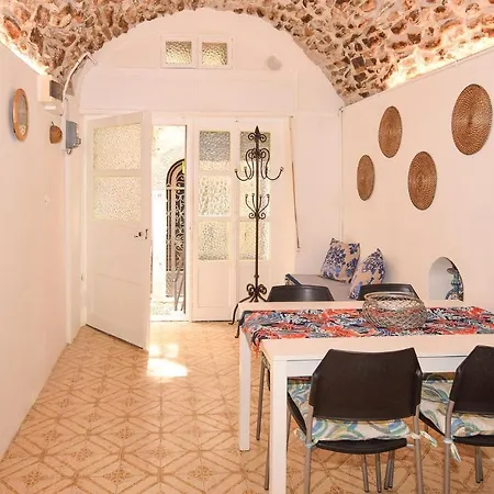 Gorgeous Apartment In Sanremo Im With Wifi
