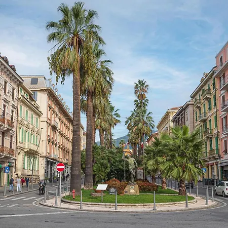 1 Bedroom Beach Front Apartment In Sanremo * 산레모