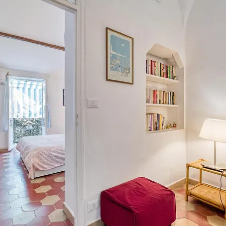 1 Bedroom Beach Front Apartment In Sanremo *